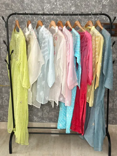 WOMEN'S WEAR
